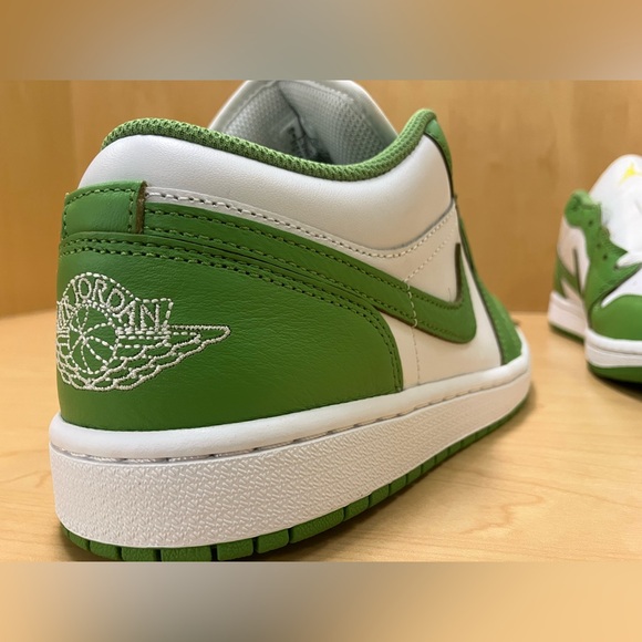 Jordan 1 Low SE
Chlorophyll - Picture 8 of 8